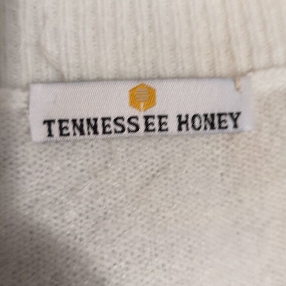 MEDIUM SUPER soft off shoulder v-neck sweater - Picture 3 of 4